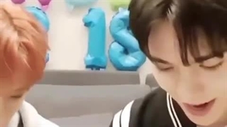 تولد دوتا فانیست بوی های دنیا مبارک :>