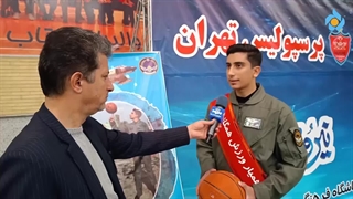 رکورد گینس با لباس خلبانی