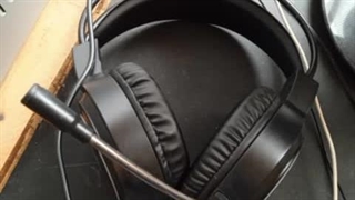 آهنگ دیوونه از دیجی حمیدرضا امیرزاده و منصور جعفری از آلبوم مهم نیست کجا(به مناسبت هدفون میکروفن دار)